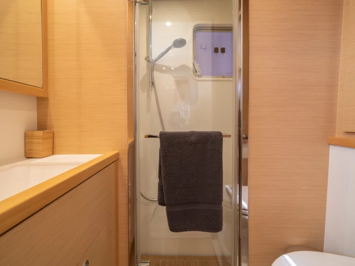 Lagoon Lagoon 560 te huur van particulier of professional in Néa Péramos