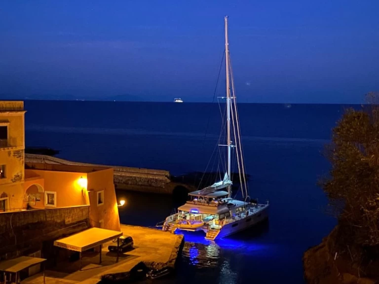 Verhuur Catamaran in Capo d'Orlando - Lagoon Lagoon 620