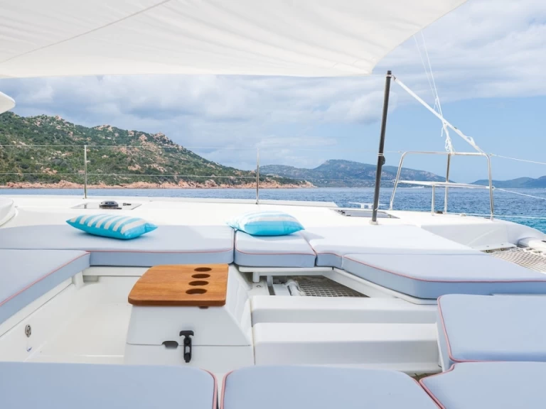 Verhuur Catamaran Lagoon met vaarbewijs