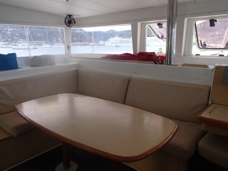 Verhuur Catamaran Lagoon met vaarbewijs