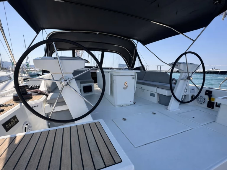 Bootverhuur Bénéteau Oceanis 51.1 in Álimos via SamBoat