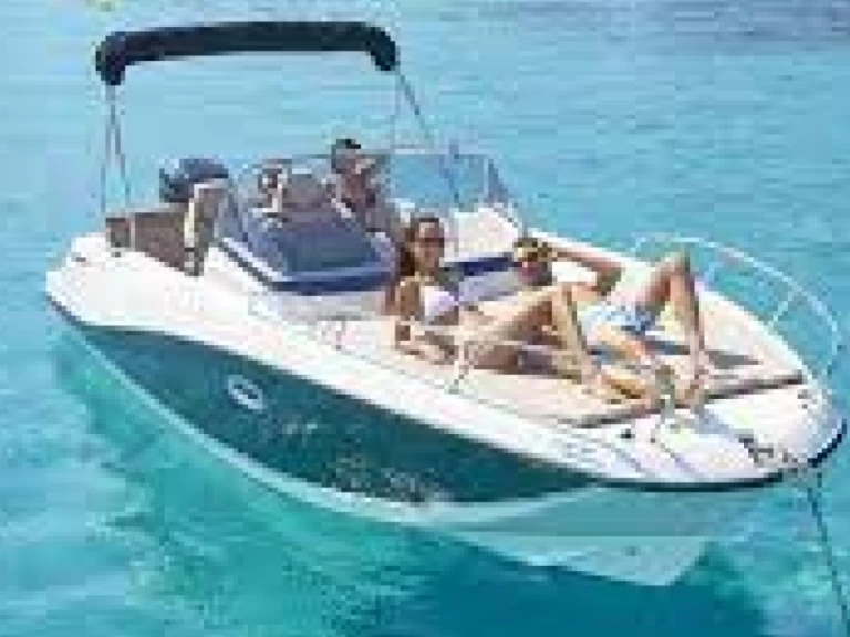 Bootverhuur Quicksilver Activ 675 Open Sport in Port Grimaud via SamBoat