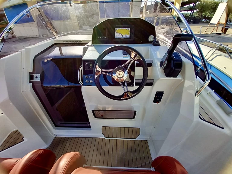 Bootverhuur Tribunj goedkoop 730 Sun Cruiser