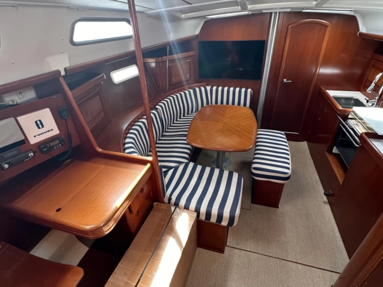 Zeilboot te huur in La Marina de Valencia voor de beste prijs