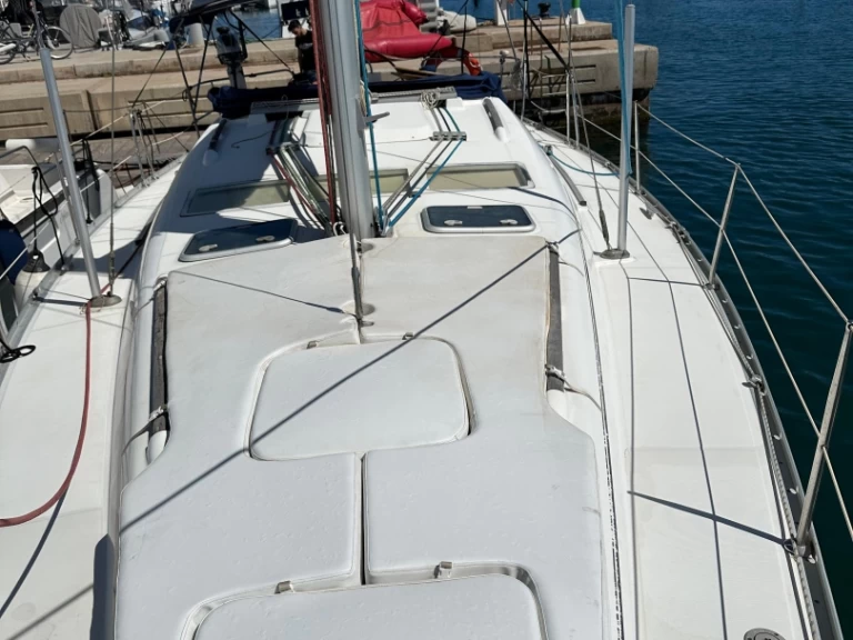 Bénéteau OCEANIS CLIPPRT 393 te huur van particulier of professional in La Marina de Valencia