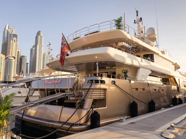 Jacht te huur in Dubaï harbour voor de beste prijs