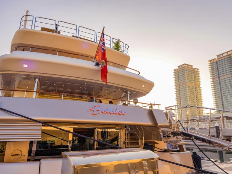 Jachthuur in Dubaï harbour - Sunseeker Behike  via SamBoat