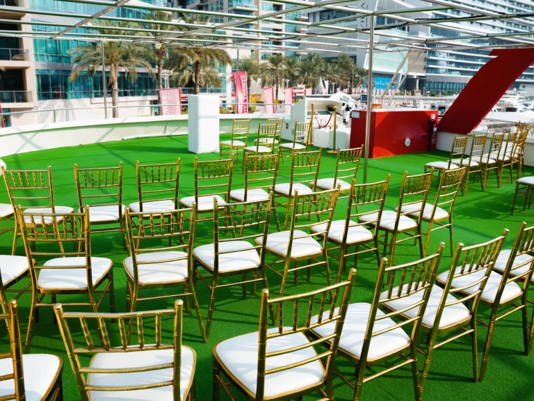 Huur Jacht met of zonder schipper Sunseeker in Dubaï harbour