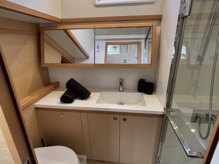 Bootverhuur Capo d'Orlando goedkoop Lagoon 52 F