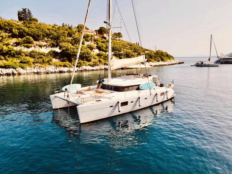 Huur Catamaran met of zonder schipper Lagoon in Pálairos