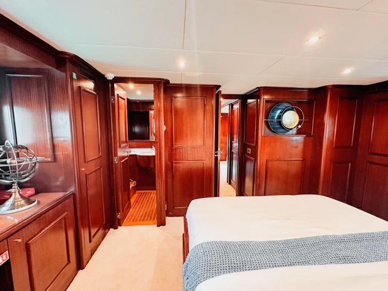 Bootverhuur Dubaï harbour goedkoop Freedom