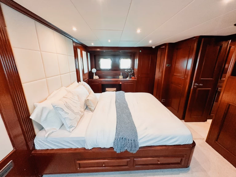 Verhuur Jacht in Dubaï harbour - Azimut Freedom