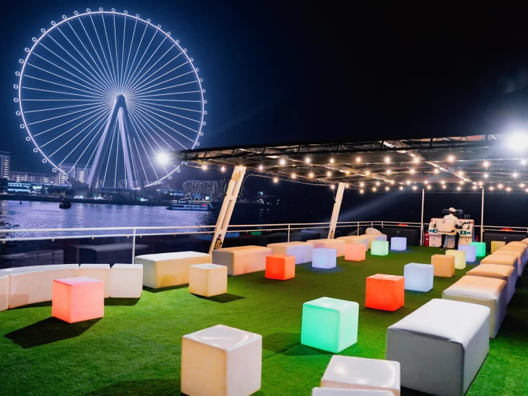 Huur Jacht met of zonder schipper Sunseeker in Dubaï harbour