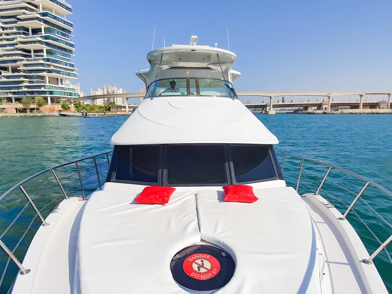 Huur een Azimut X23 in Dubaï harbour