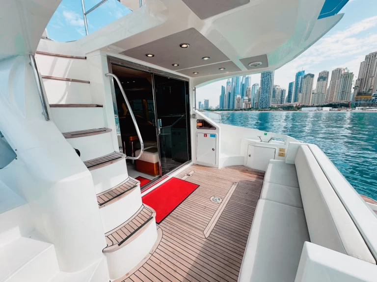 Huur Motorboot met of zonder schipper Gulf Craft - Majesty Yachts in Dubaï harbour