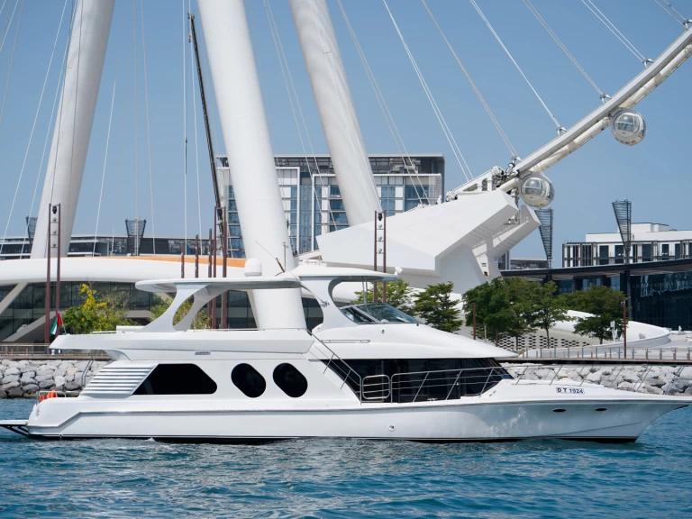 Huur Jacht met of zonder schipper Azimut in Dubaï harbour