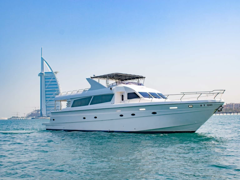 Verhuur Jacht in Dubaï harbour - Sunseeker Aura
