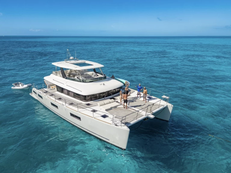 Bootverhuur Bay Street Marina goedkoop Lagoon 630 Motor Yacht
