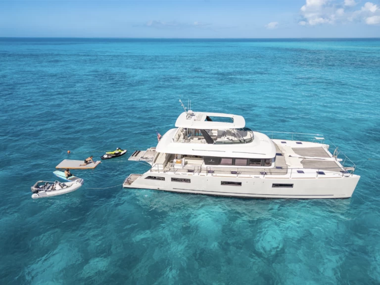 Verhuur Catamaran in Bay Street Marina - Lagoon Lagoon 630 Motor Yacht