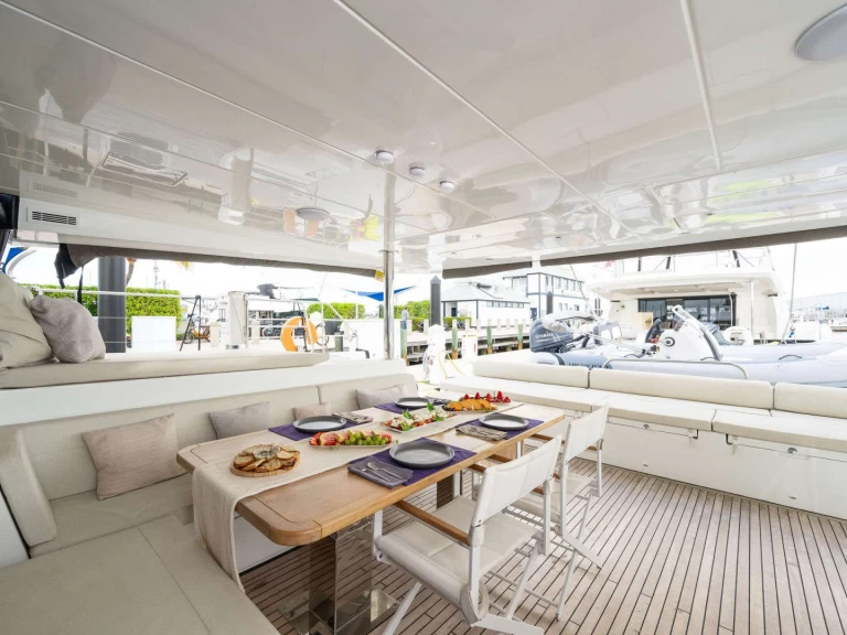 Huur Catamaran met of zonder schipper Lagoon in Bay Street Marina