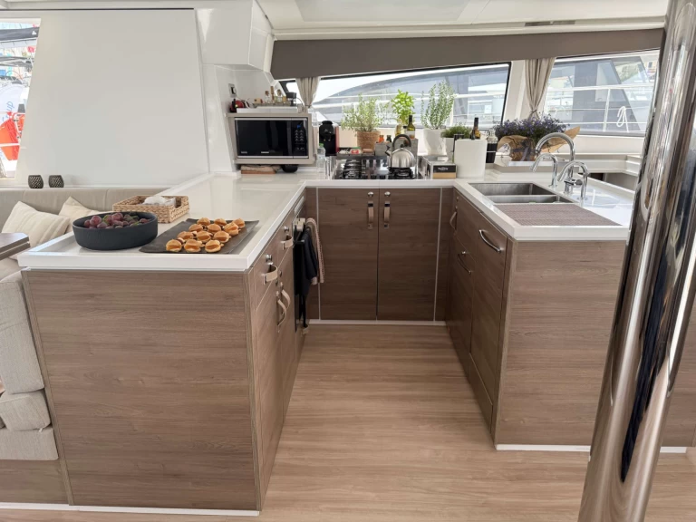 Huur een Bali Fortune One in Lávrio