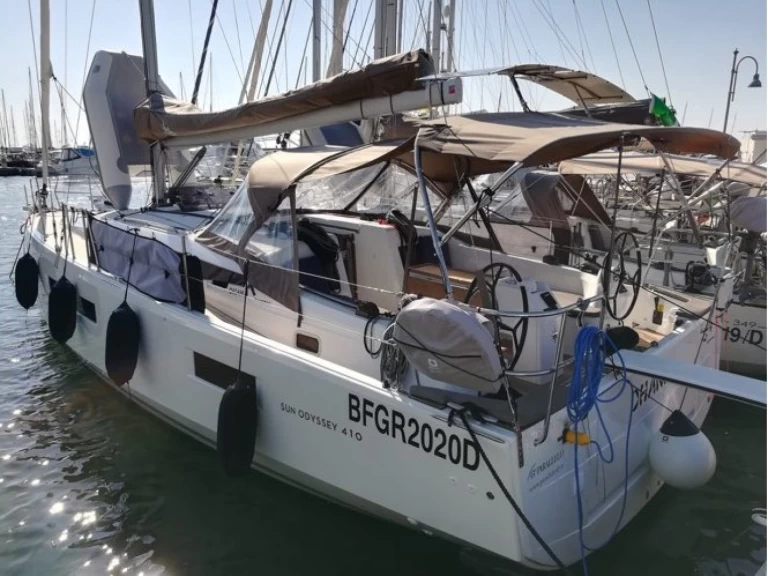 Jachthuur in San Vincenzo - Jeanneau Sun Odyssey 410 via SamBoat