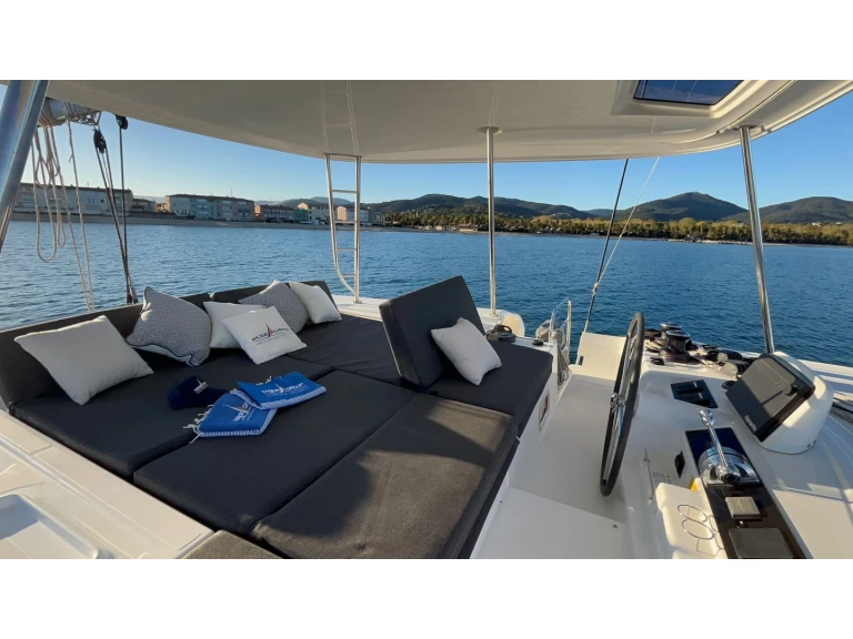 Catamaran te huur in Port Grimaud voor de beste prijs
