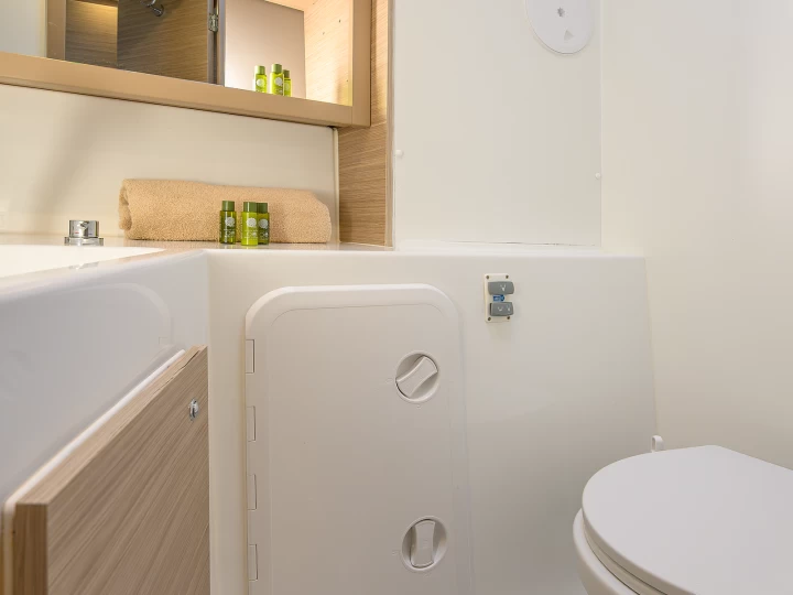 Verhuur Catamaran Lagoon met vaarbewijs