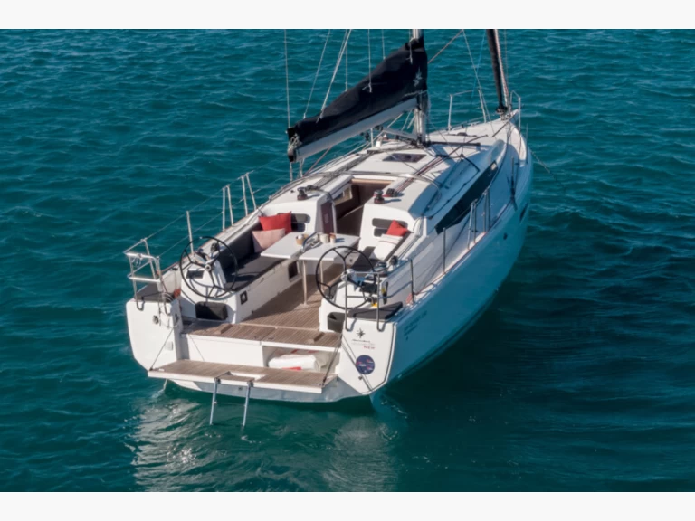 Bootverhuur La Trinité-sur-Mer goedkoop Sun Odyssey 380