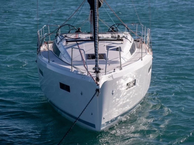 Verhuur Zeilboot in La Trinité-sur-Mer - Jeanneau Sun Odyssey 380