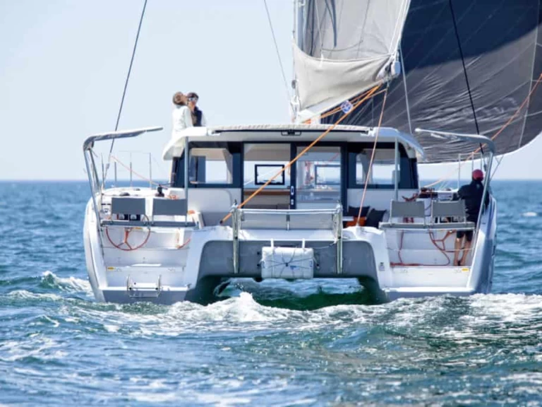 Catamaran te huur in La Trinité-sur-Mer voor de beste prijs