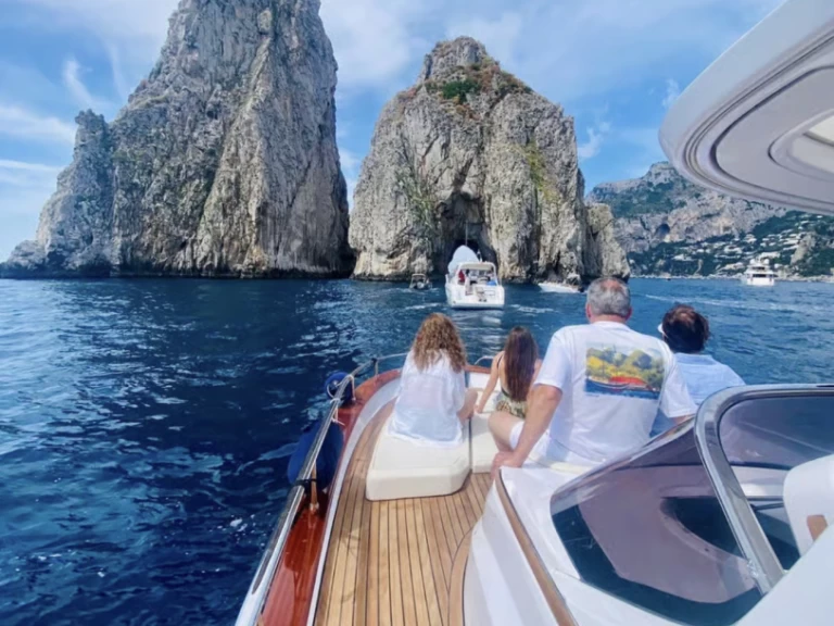 Mimi 9.5 Elite te huur van particulier of professional in Sorrento