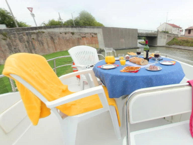 Motorboot te huur in Saint-Gilles-Croix-de-Vie voor de beste prijs