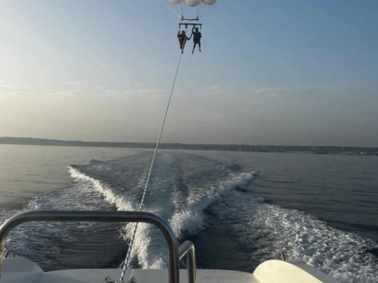 Bootverhuur Torre Vado goedkoop Parasailing 28
