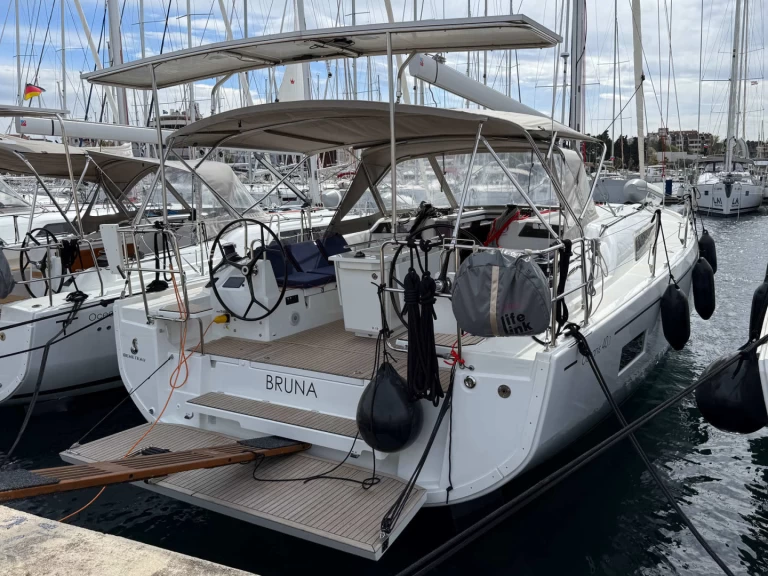 Huur een Bénéteau Oceanis 40.1 in Biograd na Moru