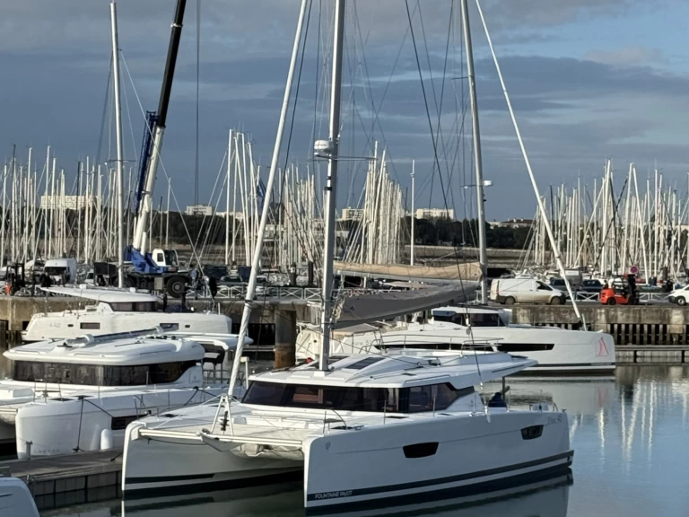 Huur een Fountaine Pajot Elba 45 in Road Town