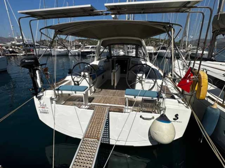 Bénéteau Oceanis 38.1 te huur van particulier of professional in Göcek