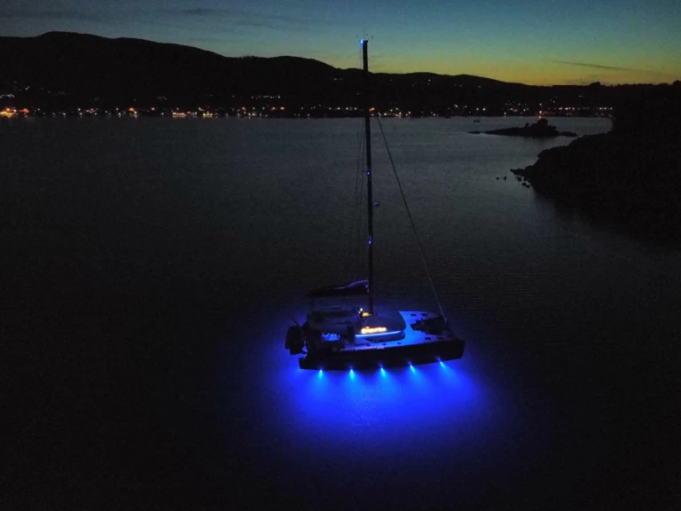 Verhuur Catamaran Lagoon met vaarbewijs