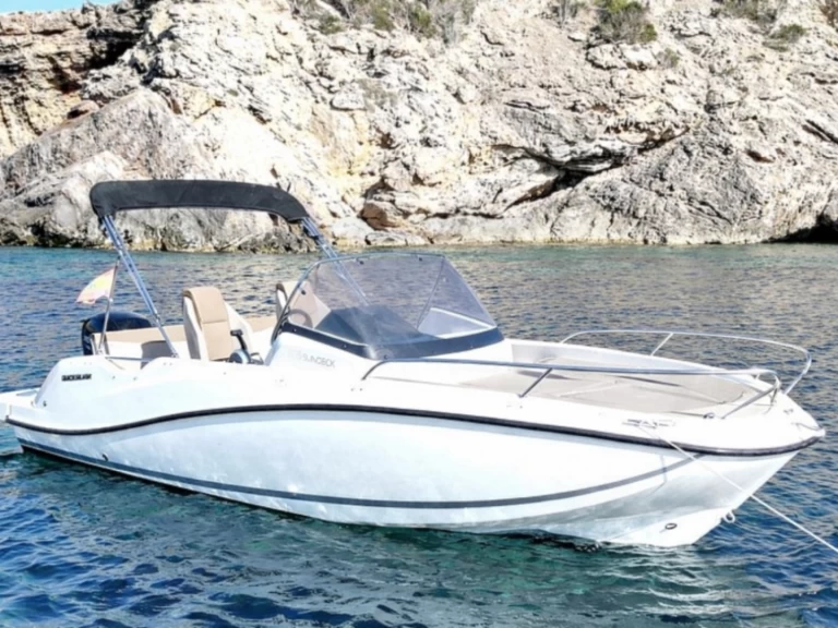 Huur Motorboot met of zonder schipper Quicksilver in Spanje