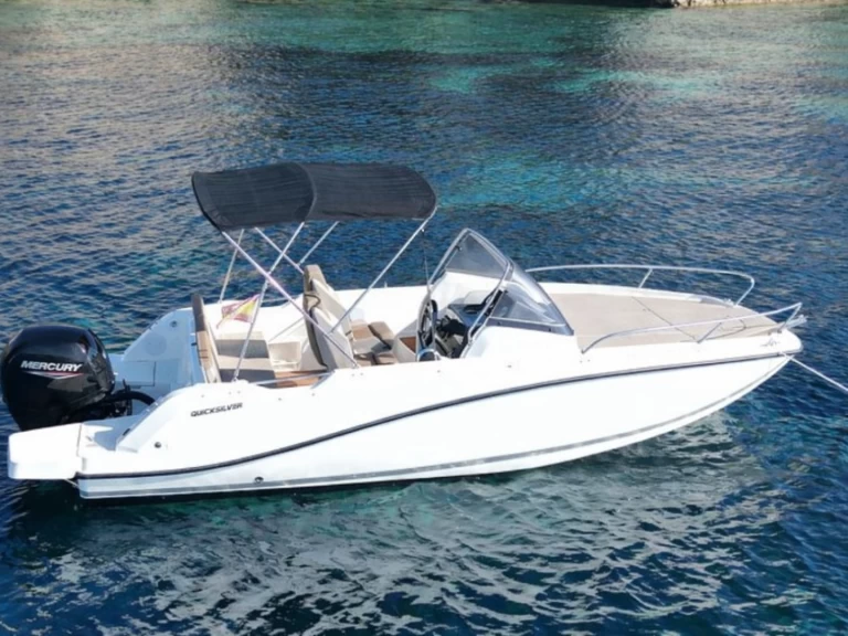 Verhuur Motorboot Quicksilver met vaarbewijs