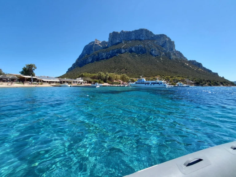 Bootverhuur Bwa Sport 22 GTO in Olbia via SamBoat