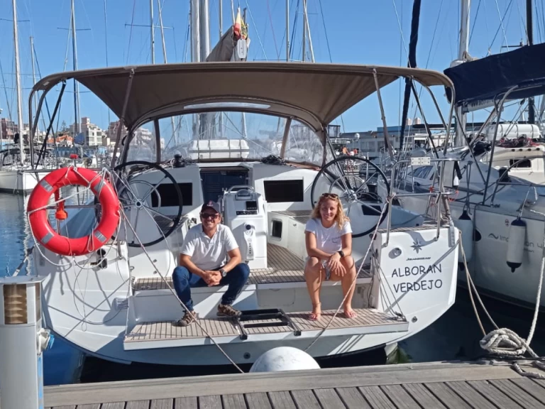 Huur een Jeanneau Sun Odyssey 410 in Las Galletas