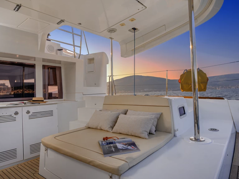 Verhuur Catamaran Lagoon met vaarbewijs