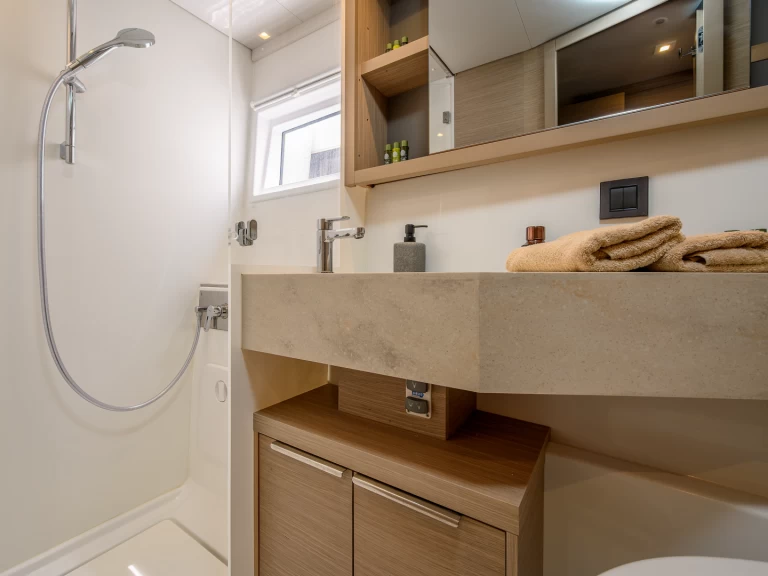 Bootverhuur Trogir goedkoop Lagoon 46