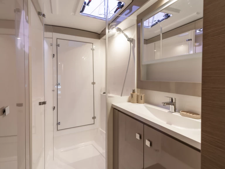 Huur een Fountaine Pajot Isla 40 in Lávrio