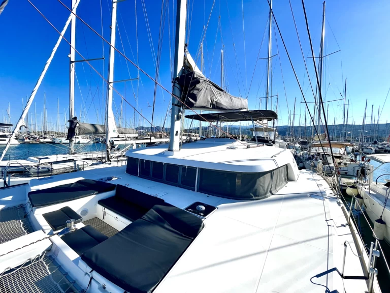 Verhuur Catamaran Lagoon met vaarbewijs