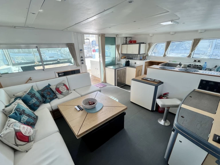 Catamaran te huur in Pálairos voor de beste prijs