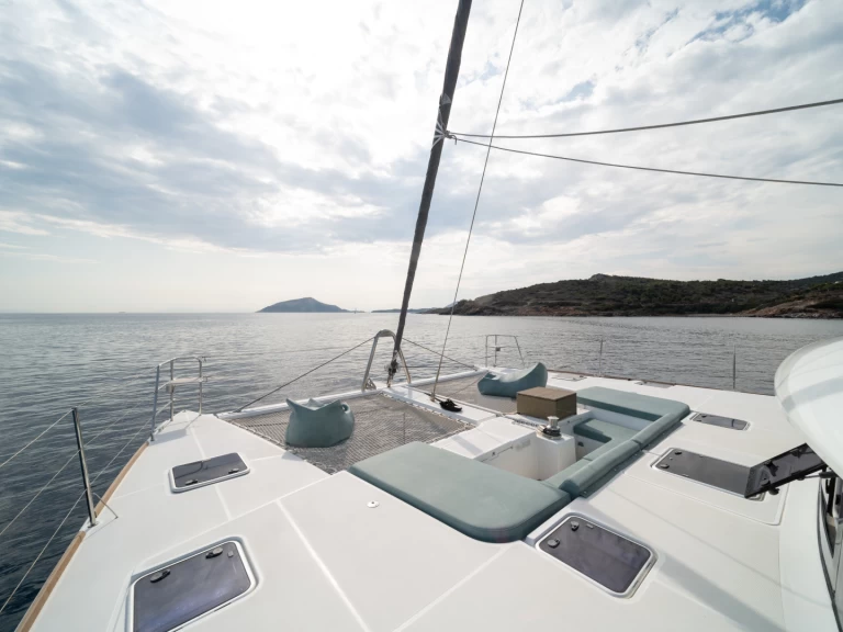 Catamaran te huur in Néa Péramos voor de beste prijs