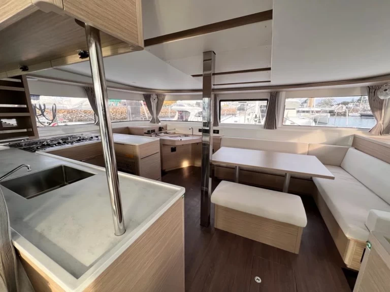 Catamaran te huur in Álimos voor de beste prijs