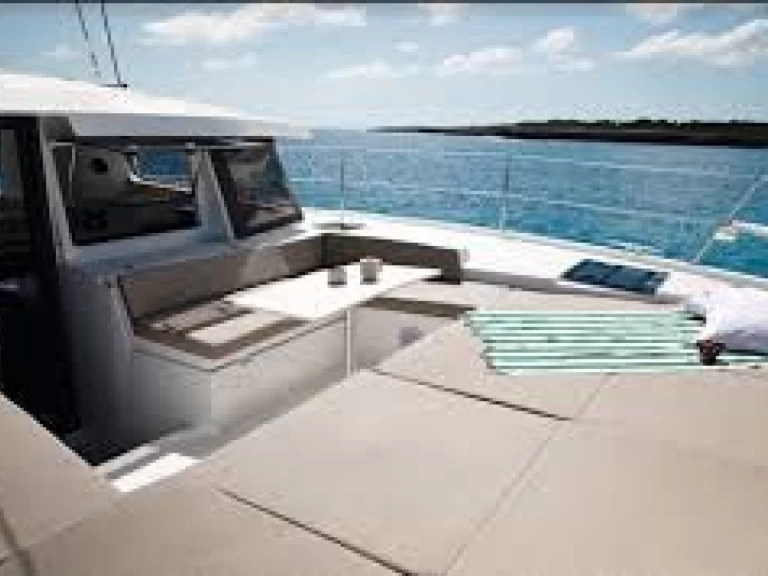 Huur een BALI 4.2 VI (4D/2C/2P) BALI 4.2 VI in Ajaccio